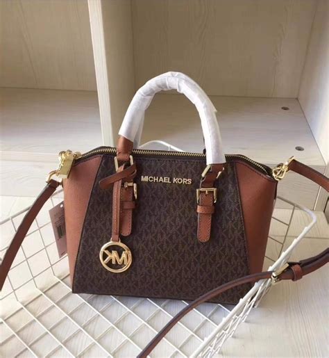 michael kors handtasche ciara|Ciara Medium Signature Logo Messenger Bag .